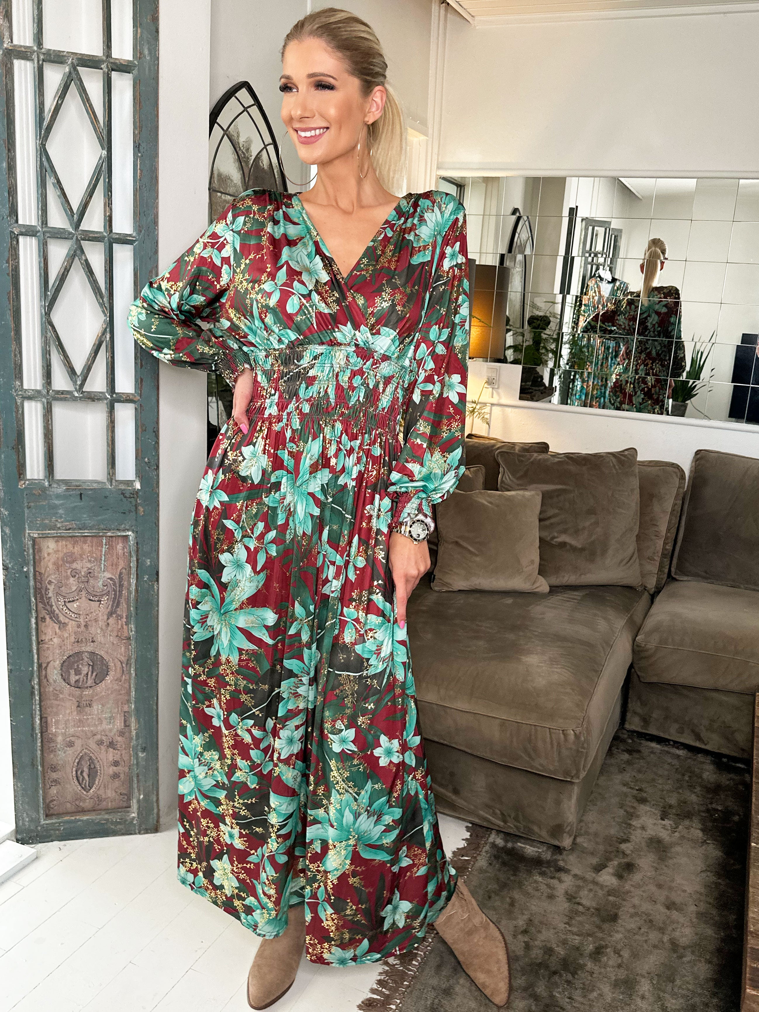 Pams L/S - Lang elastisk kjole i krølfrit stof med lange ærmer